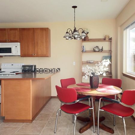 Maxwelton Beach Sunsets! Kayaks & Paddleboards! 1 Min Walk To The Water! Clinton Exterior photo