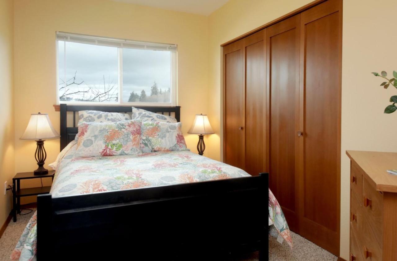 Maxwelton Beach Sunsets! Kayaks & Paddleboards! 1 Min Walk To The Water! Clinton Exterior photo