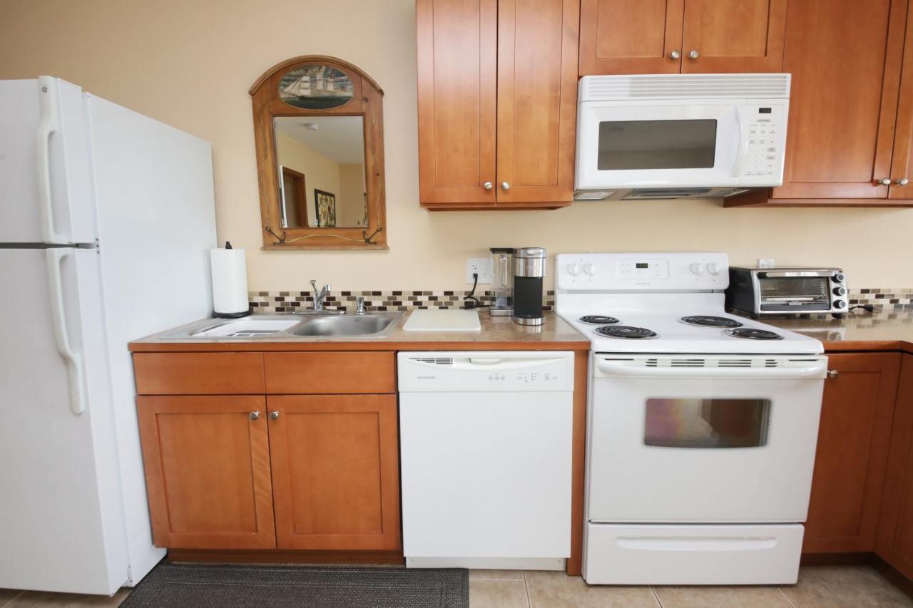 Maxwelton Beach Sunsets! Kayaks & Paddleboards! 1 Min Walk To The Water! Clinton Exterior photo