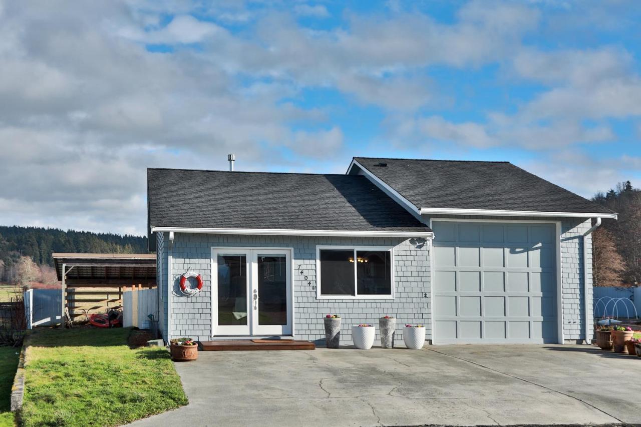 Maxwelton Beach Sunsets! Kayaks & Paddleboards! 1 Min Walk To The Water! Clinton Exterior photo